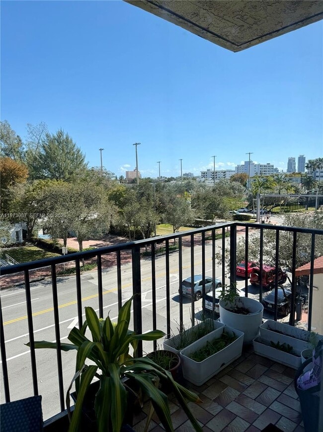 Building Photo - 1236 Alton Rd