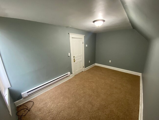 Building Photo - 4229 Gladstone St