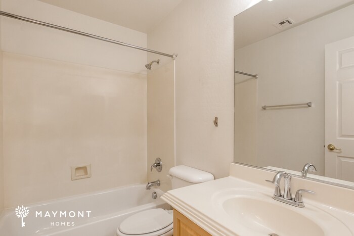 Building Photo - 6518 W Red Fox Rd