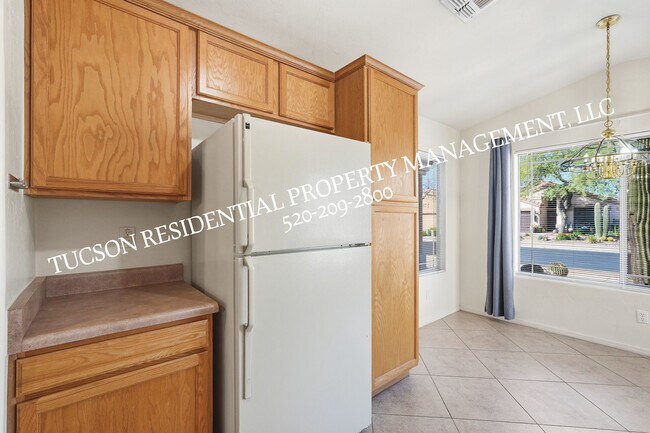 Building Photo - 2440 N Creek Vista Dr