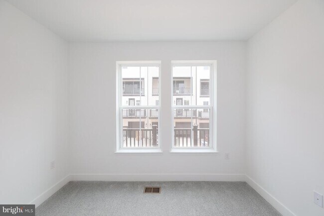 Building Photo - 14964 Deco Cir