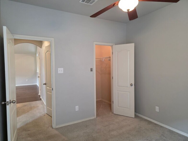 Building Photo - 6320 Spring Ranch Dr
