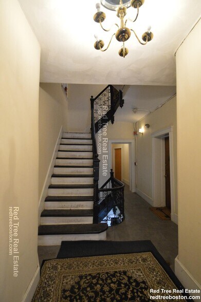 Building Photo - 108 Myrtle St