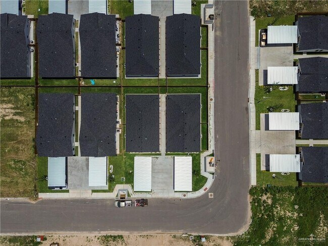 Building Photo - 2104 E Viviana St