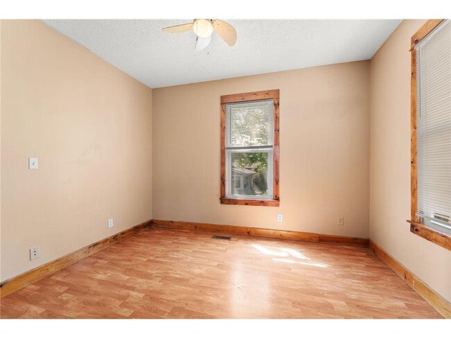 Building Photo - 1064 Magnolia Ave E