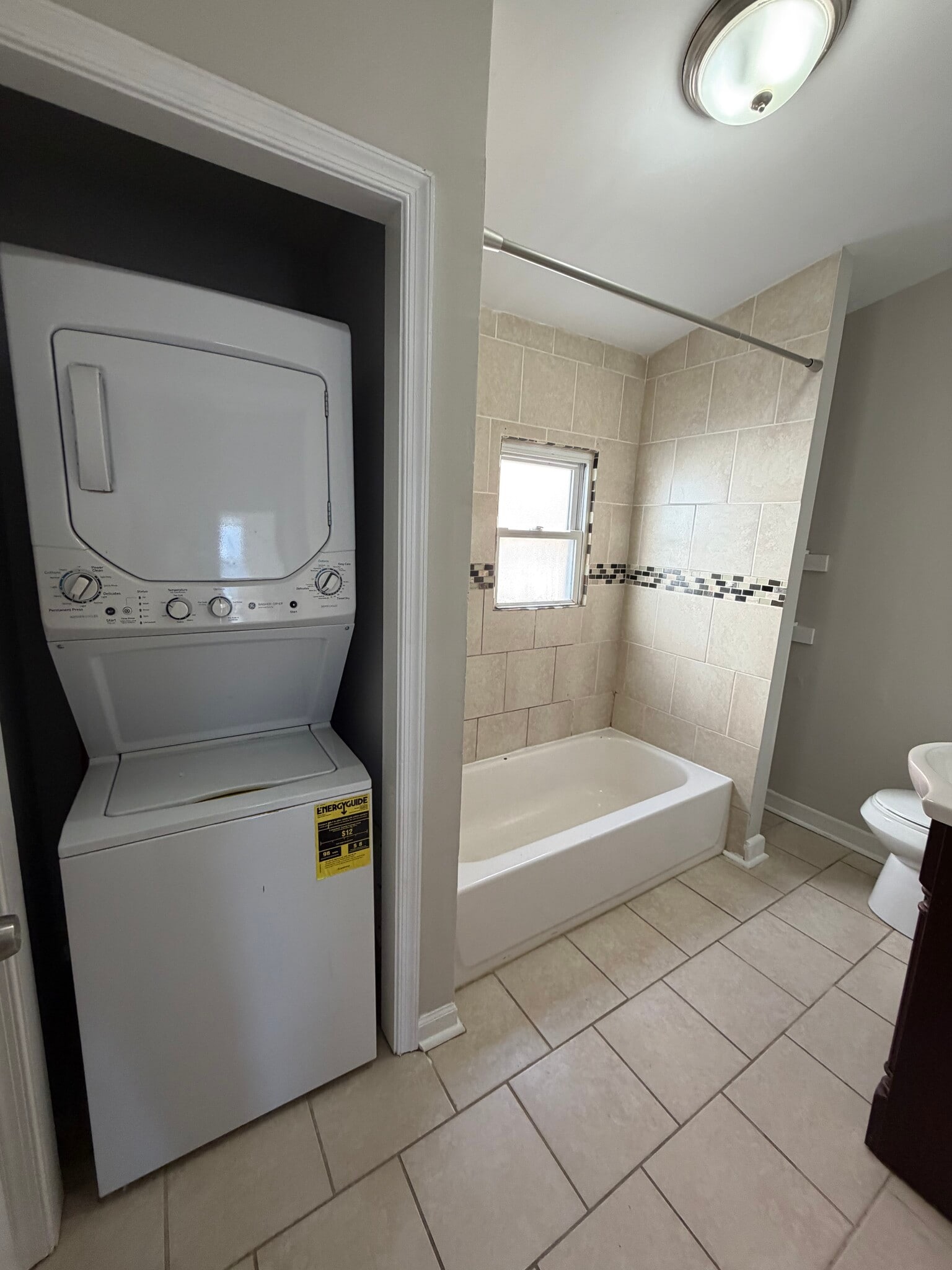 Building Photo - 2015 Fernon St