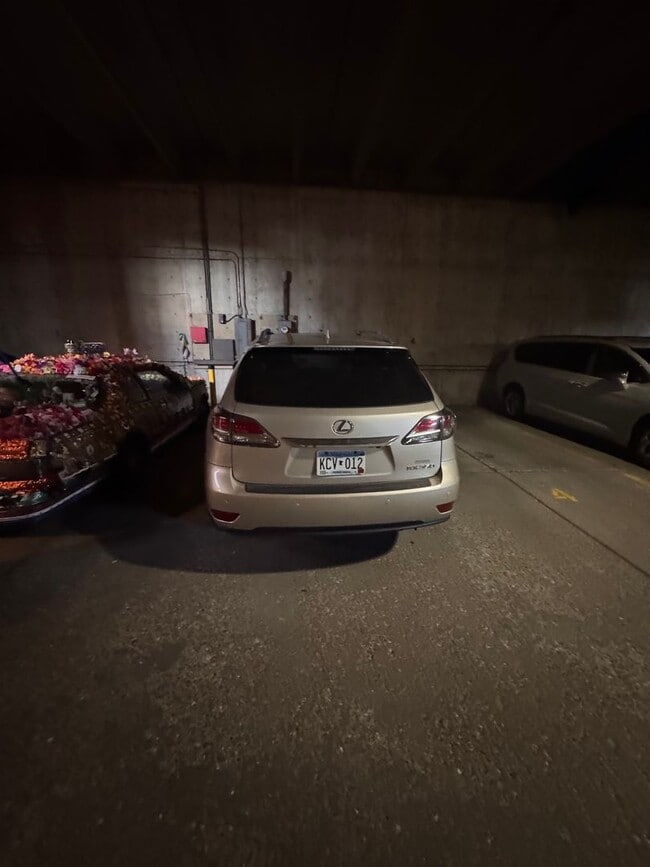 Building Photo - NOVEMBER MOVE-IN SPECIAL for qualified app...