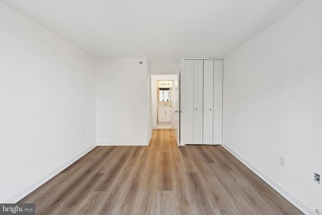 Building Photo - 2020 Walnut St