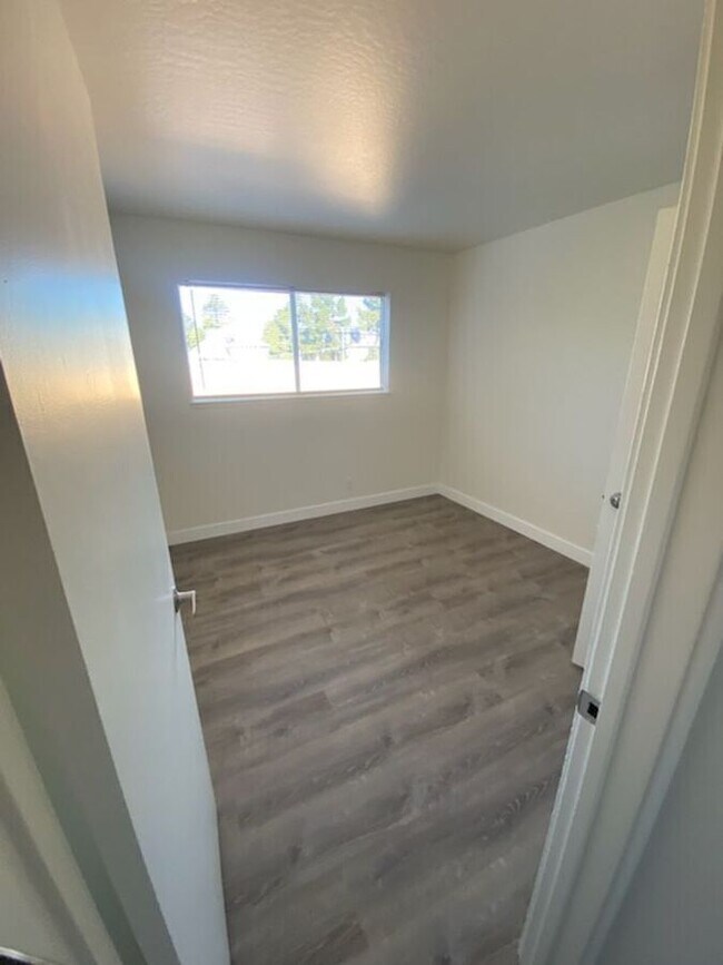 Building Photo - 2315 Parker St