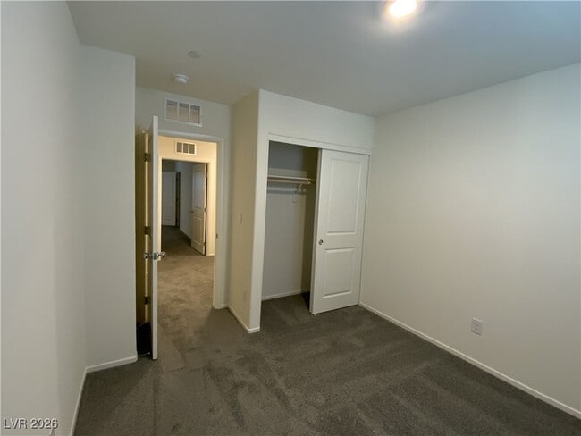 Building Photo - 4989 Fern Mesa Ave