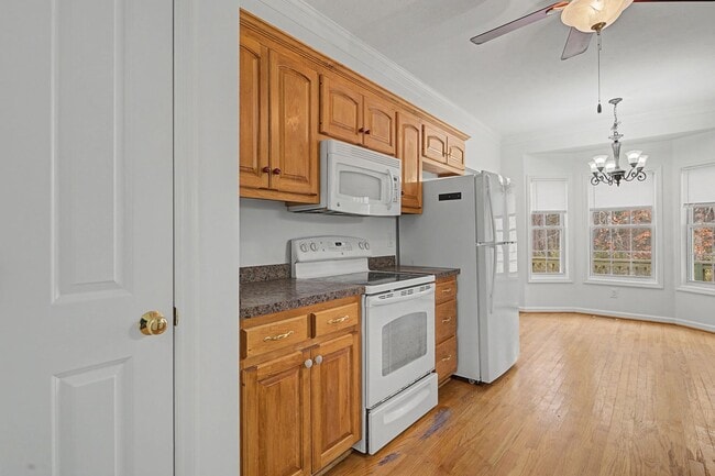 Building Photo - Carolina Lakes!