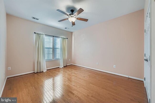 Building Photo - 346 Paladium Ct