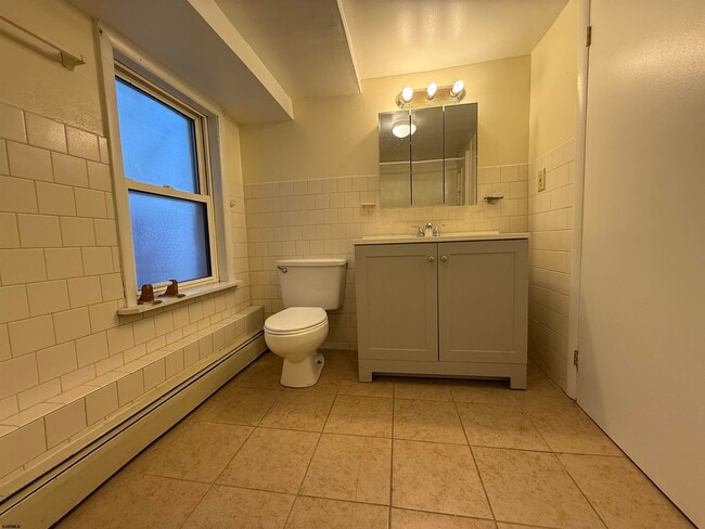 Building Photo - 103 N Troy Ave