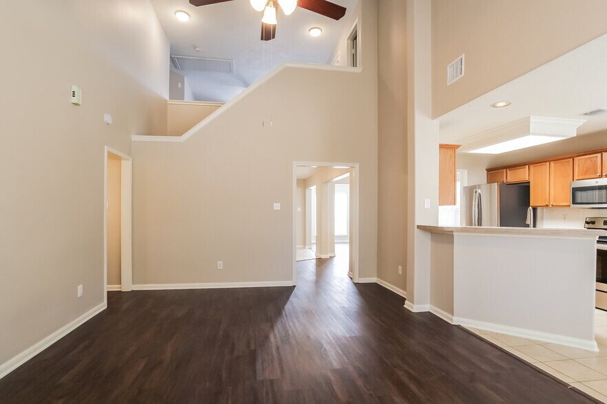 Building Photo - 3230 Candlepine Dr