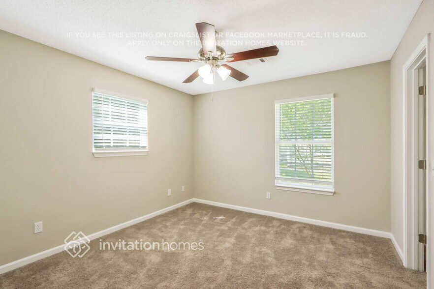 Building Photo - 5663 Chrys St