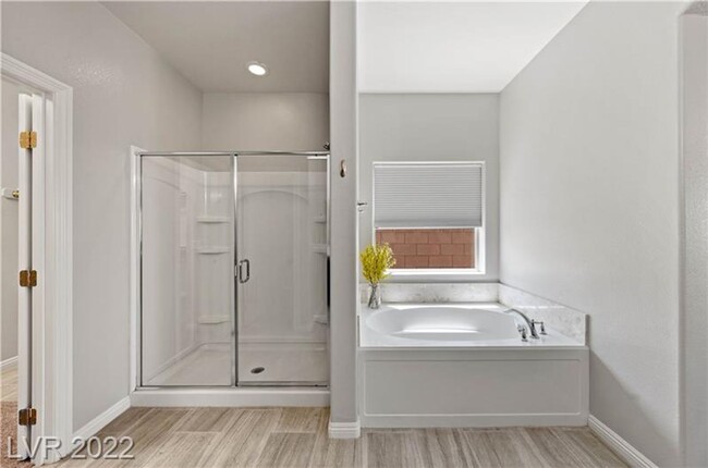 Building Photo - 4 bed+loft Green Valley Home w/City Views