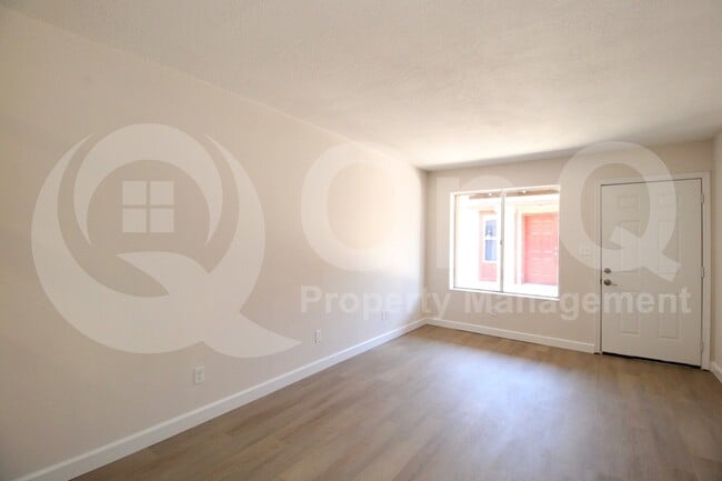 Building Photo - 27 W Inglewood St