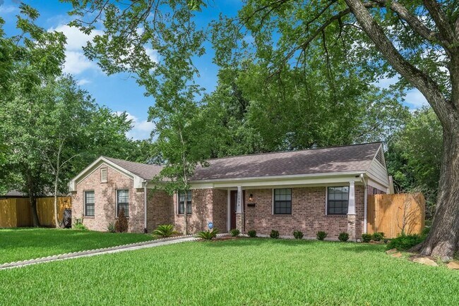 Building Photo - 11038 Waxwing St