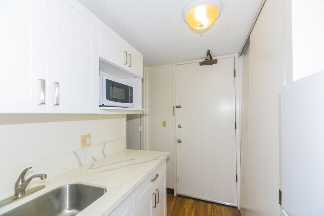 Building Photo - 445 Seaside Ave