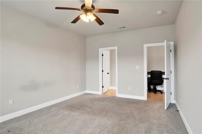 Building Photo - 32309 Calder Ct