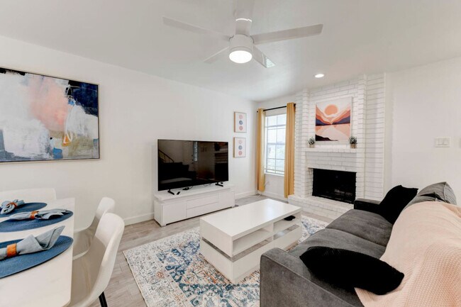 Building Photo - 8400 Jamestown Dr