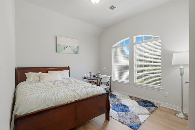 Building Photo - 18800 N Bee Cave Springs Cir