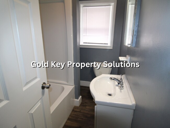 Building Photo - MUNCIE 2 BR 1 BA House with Main-Level Laundry and Shed (SECTION 8 APPROVED)