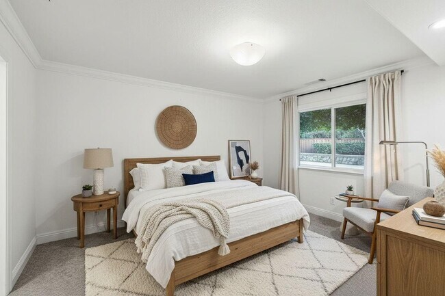 Building Photo - 399 Verona Ave