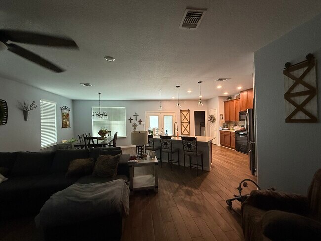 Building Photo - 6136 Mantalcino Dr