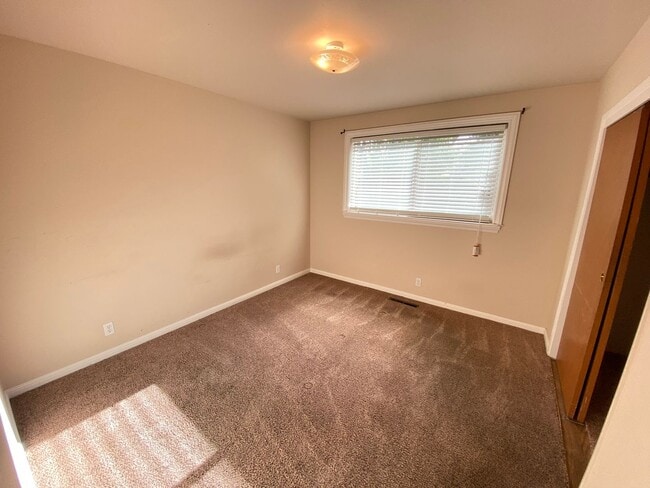 Building Photo - 3 Bed 2 Bath Single Family Home In Concord