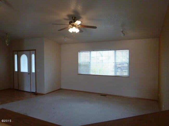 Building Photo - Lovely South Kalispell Home