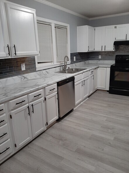 Building Photo - 36 Moonglo Cir