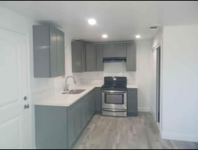 Building Photo - 1229 Jeffrey St