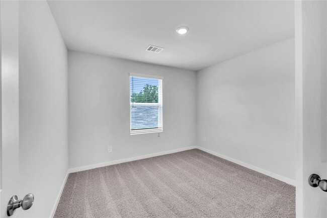Building Photo - 21230 Rising Hts St
