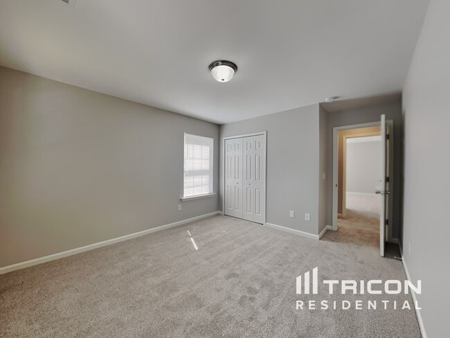 Building Photo - 301 Minitree Ln