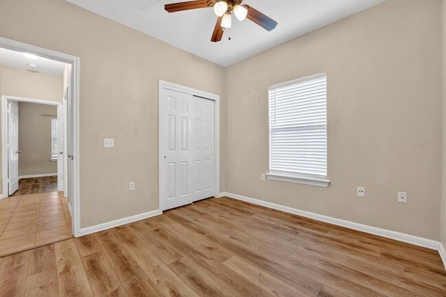 Building Photo - 5625 Signal Point