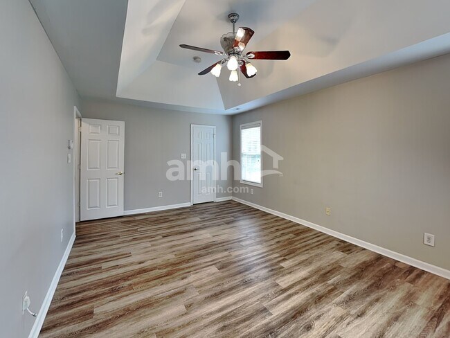 Building Photo - 3357 Hawick Commons Dr