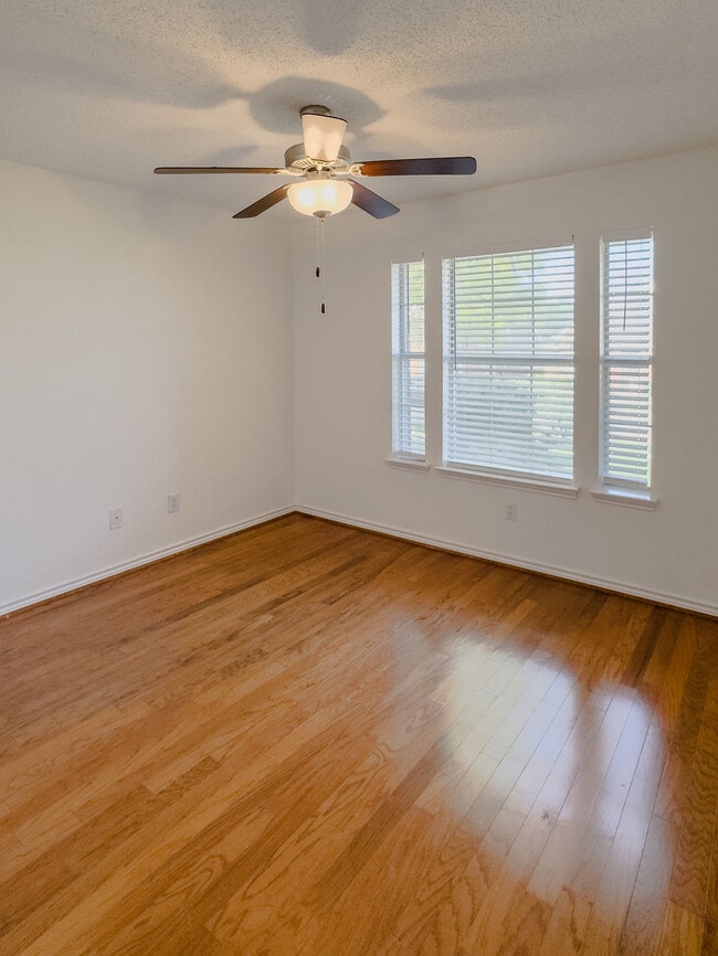 Building Photo - 7305 Netherlands Ln