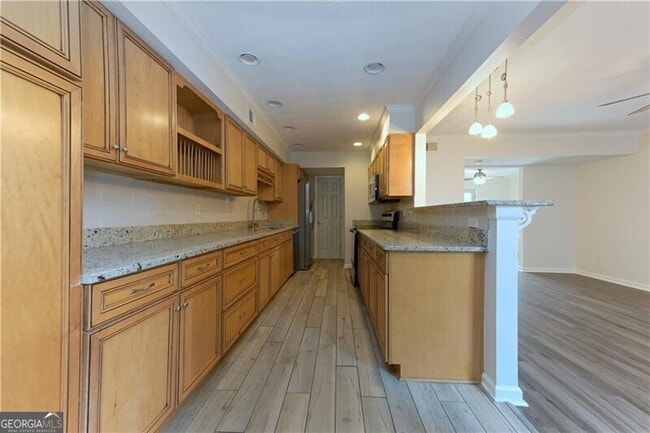 Building Photo - 4943 Meadow Ln