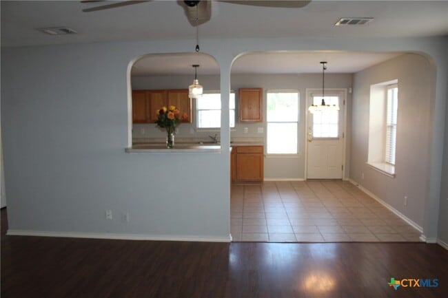 Building Photo - 236 Goliad Dr