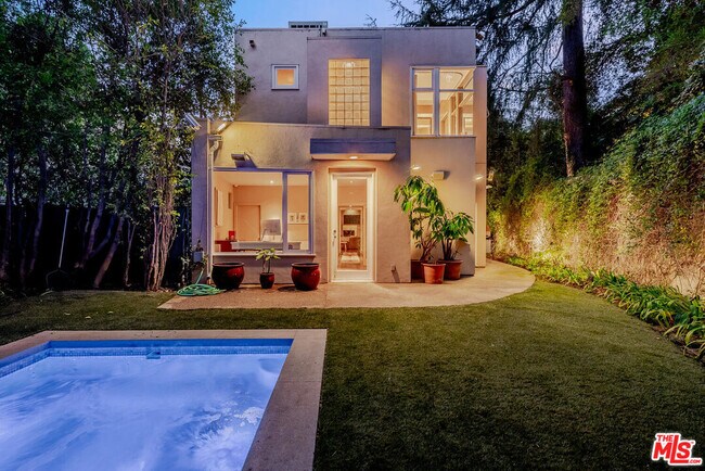 Building Photo - 2423 E Horse Shoe Canyon Rd