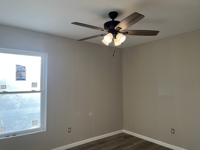 Building Photo - 1319 Sioux Turn