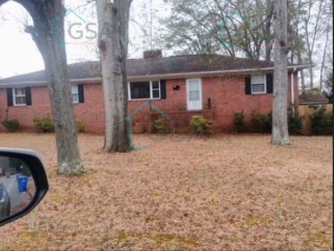 Building Photo - Two Bedroom Two Bath