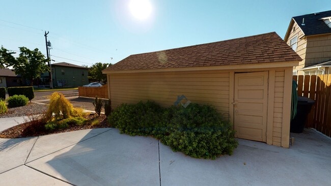 Building Photo - 207 N Spokane St