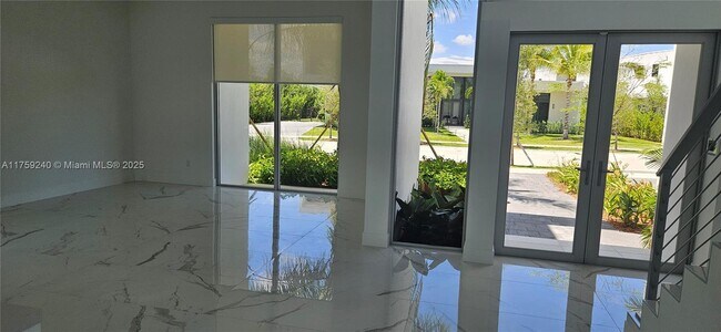 Building Photo - 16644 Botaniko Dr N