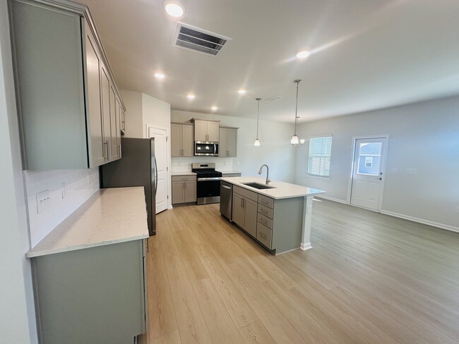 Building Photo - 520 Providence Spgs Ln