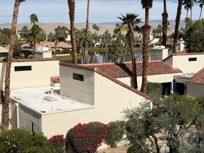 Building Photo - 462 Sunningdale Dr