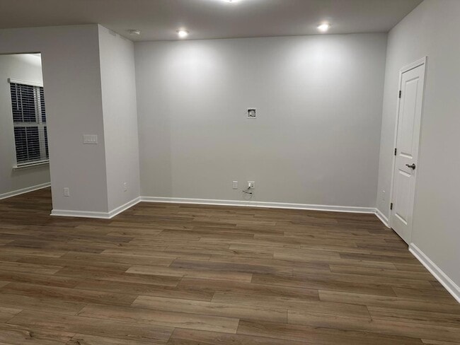 Building Photo - 1007 Blissful Waters St