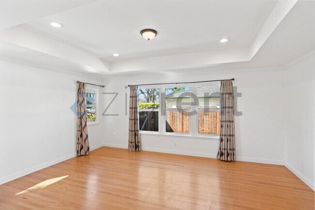 Building Photo - 3207 Forbes Ave