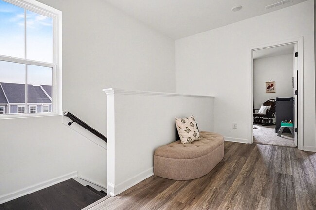 Building Photo - 3BR Like-New End-Unit Townhome – Wendell Falls